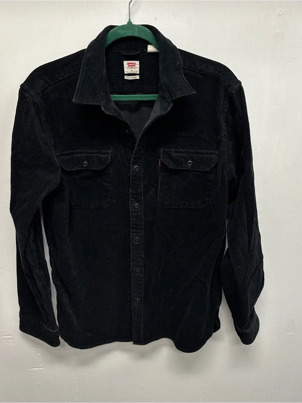 Levi’s men’s Jackson Worker Overshirt black corduroy shacket medium